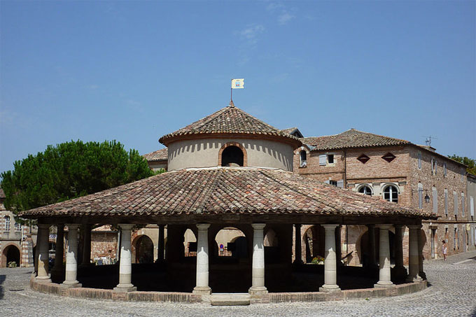 The grain market of Auvillar